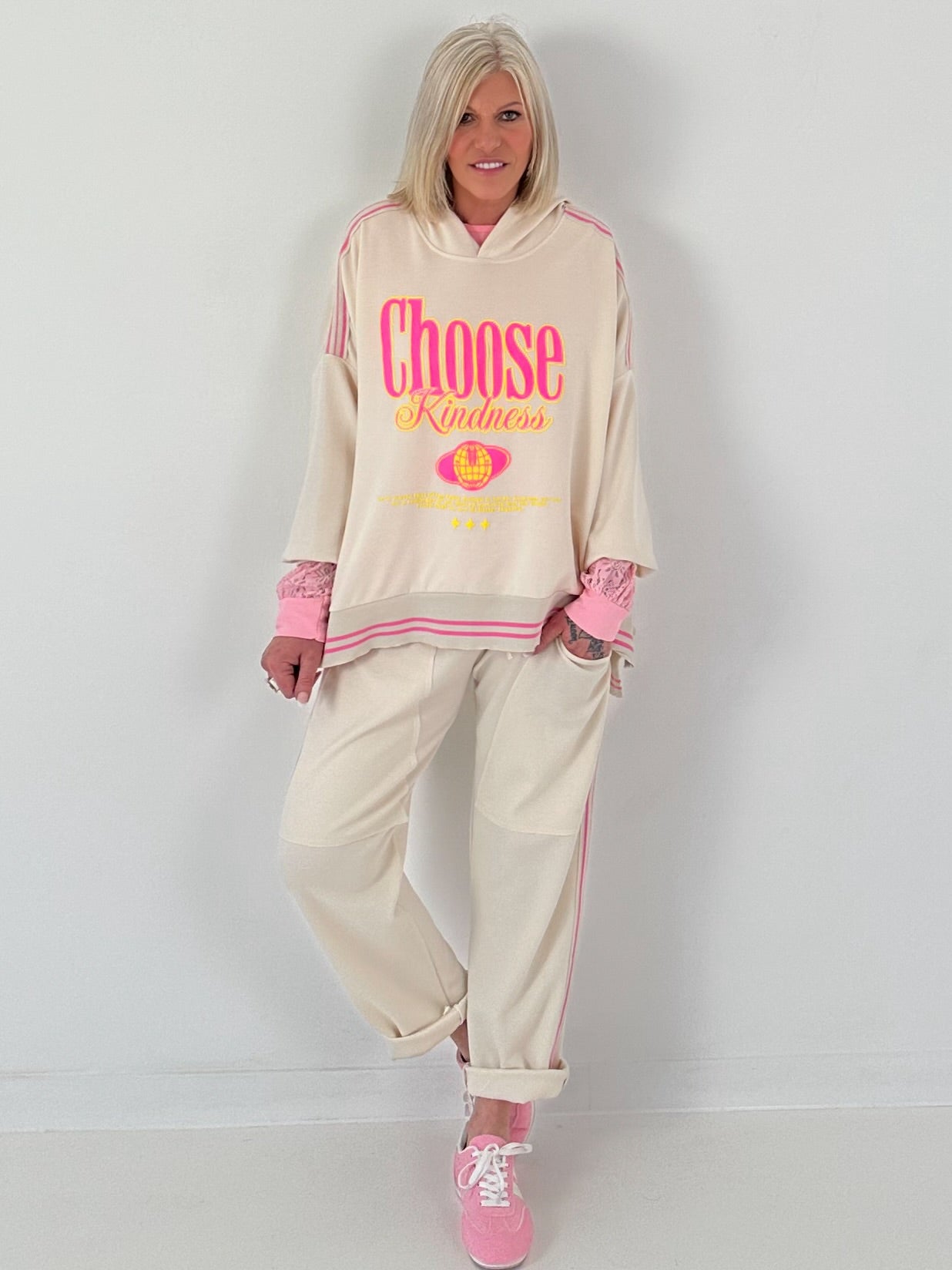 Hose mit großen aufgesetzten Taschen - beige