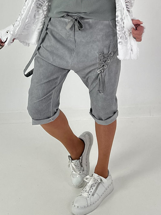 Baggy Short mit Schnürdetail - grau