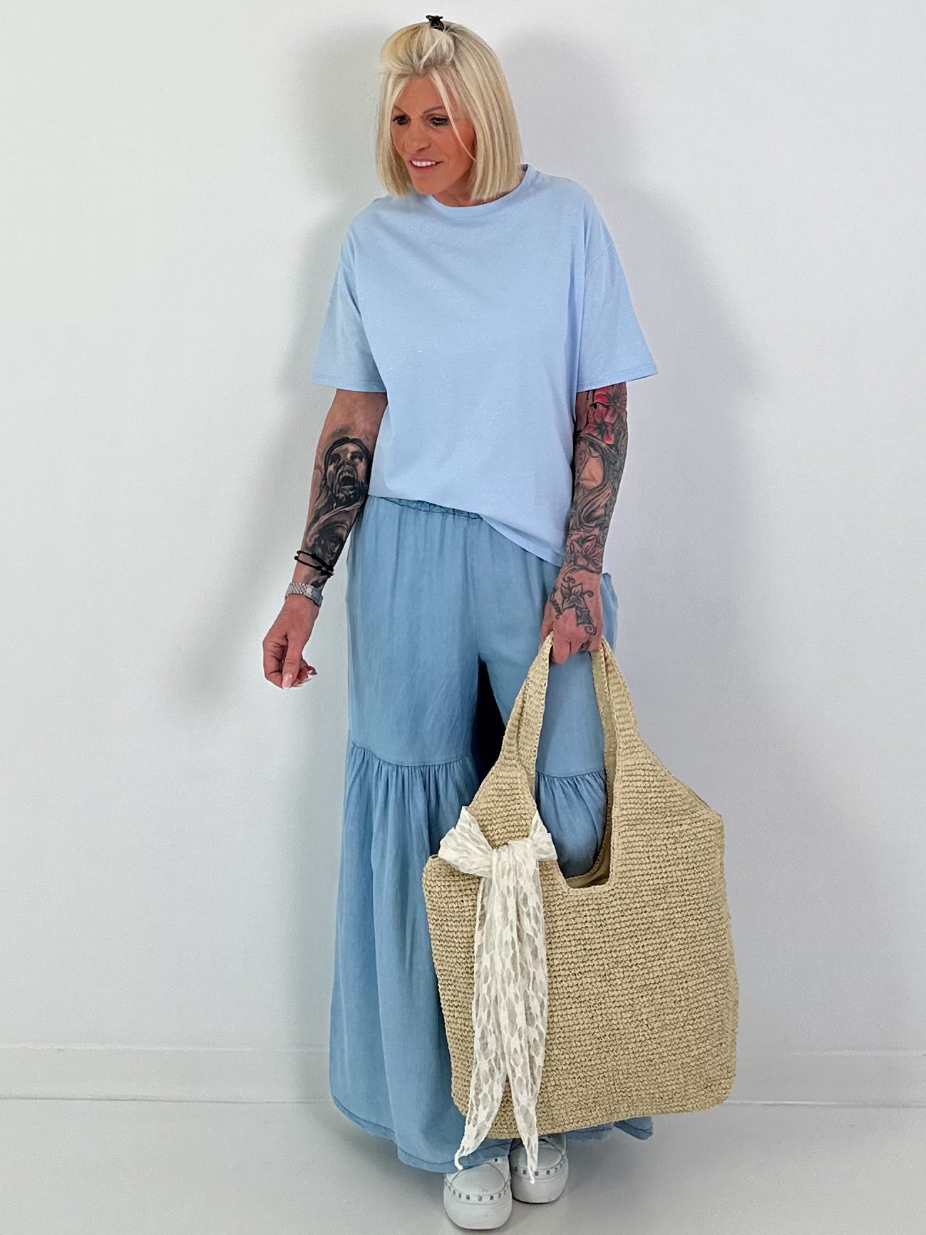 T-shirt with glitter details - light blue
