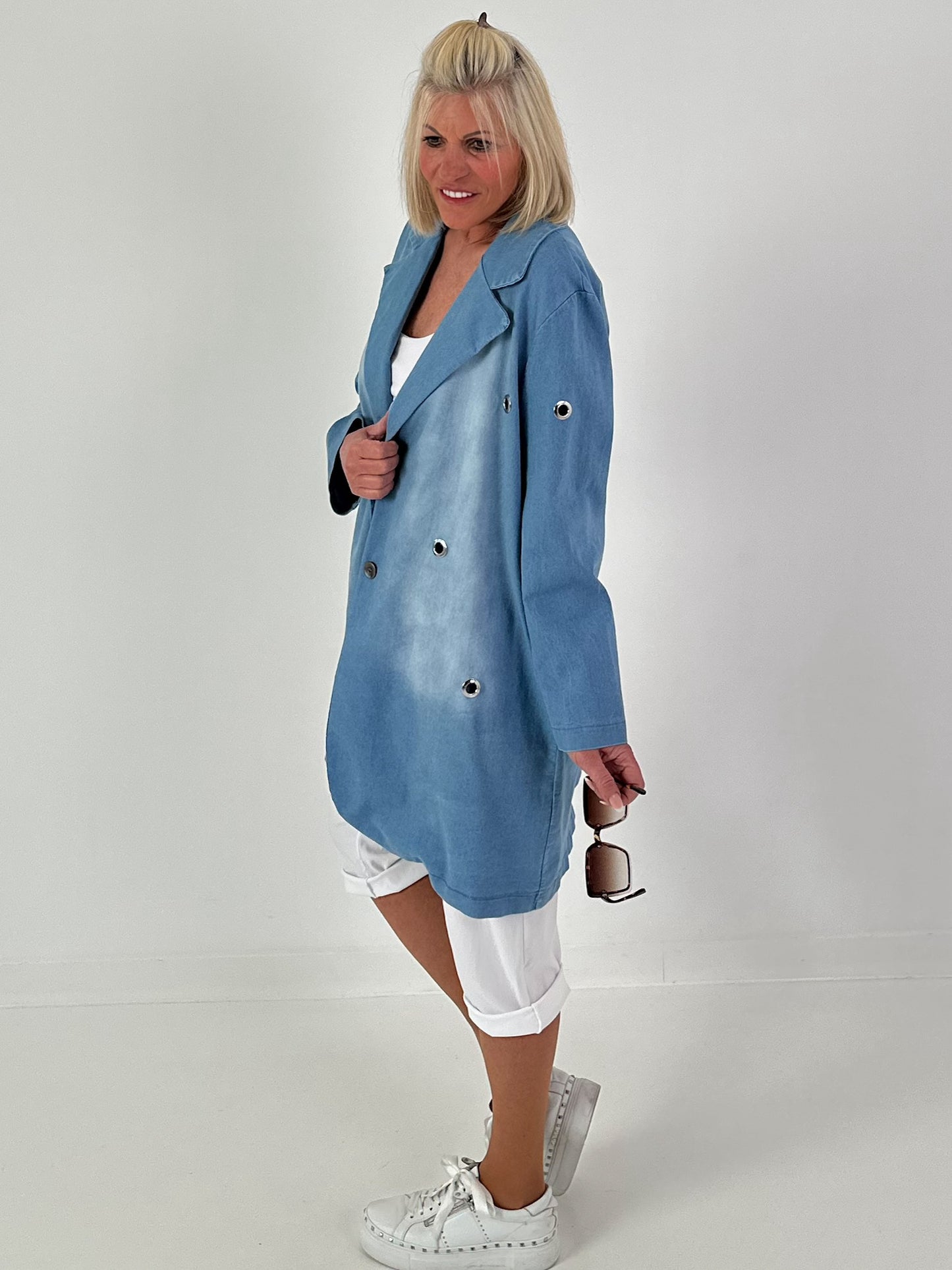Oversized short coat with eyelets - light blue