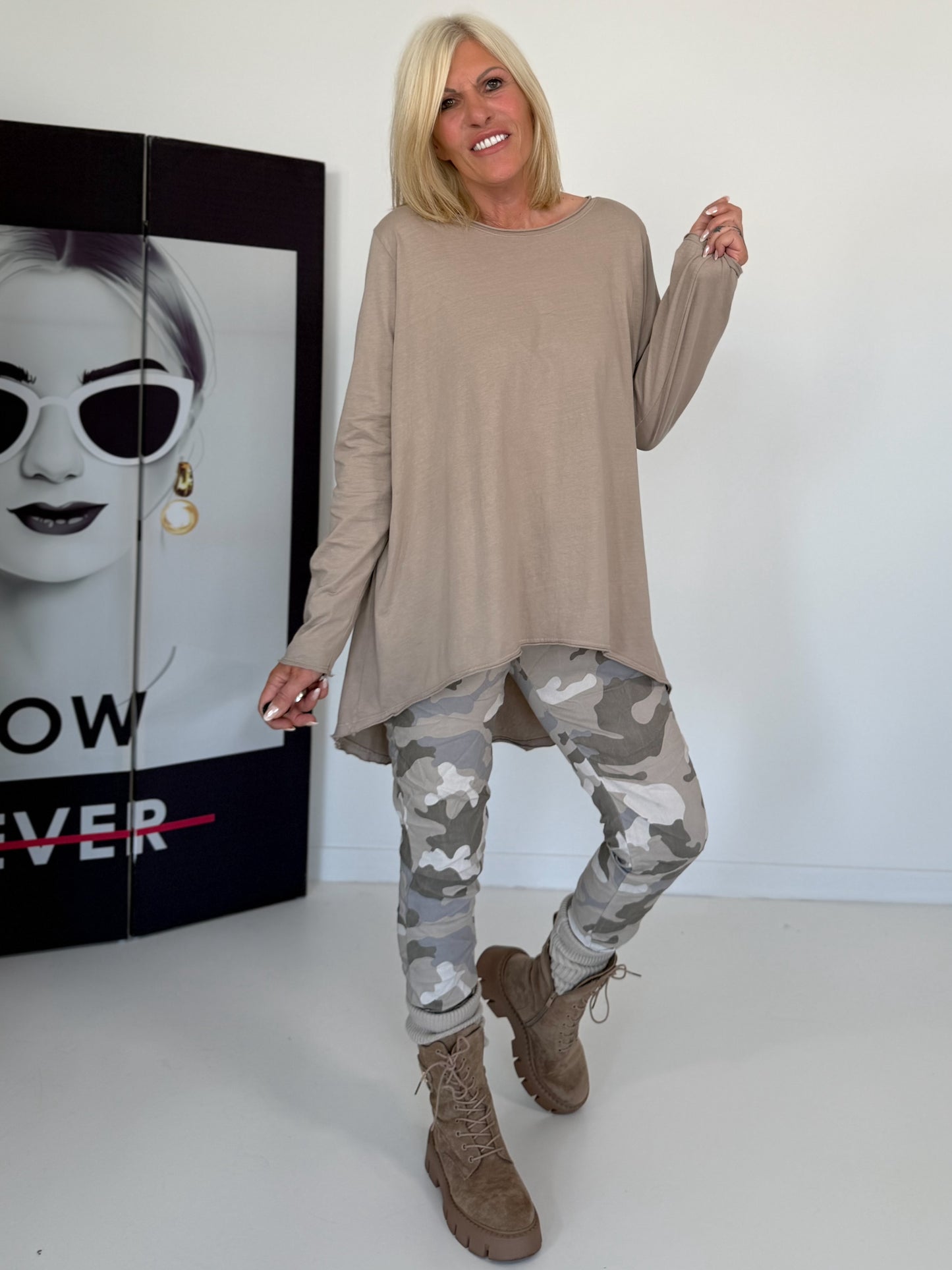 Basic Shirt mit Rundhalsausschnitt - beige