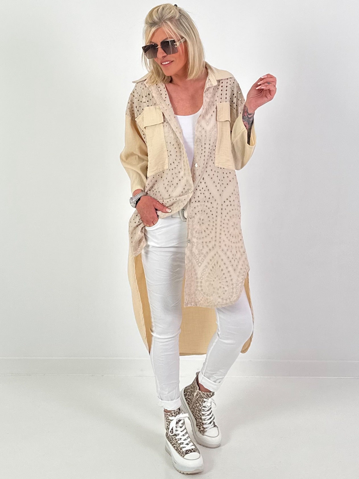 Long linen blouse with broderie anglaise - beige