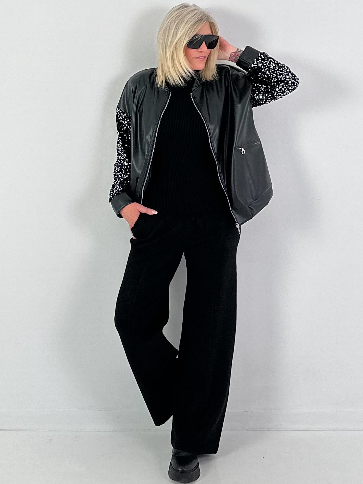 Blousonjack in lederlook, model "Glam&amp;Glow" - zwart