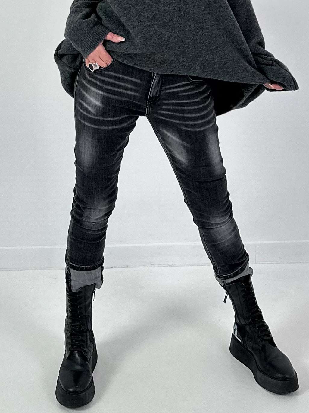 Jeans Modell "Shadow Fade" - used-black