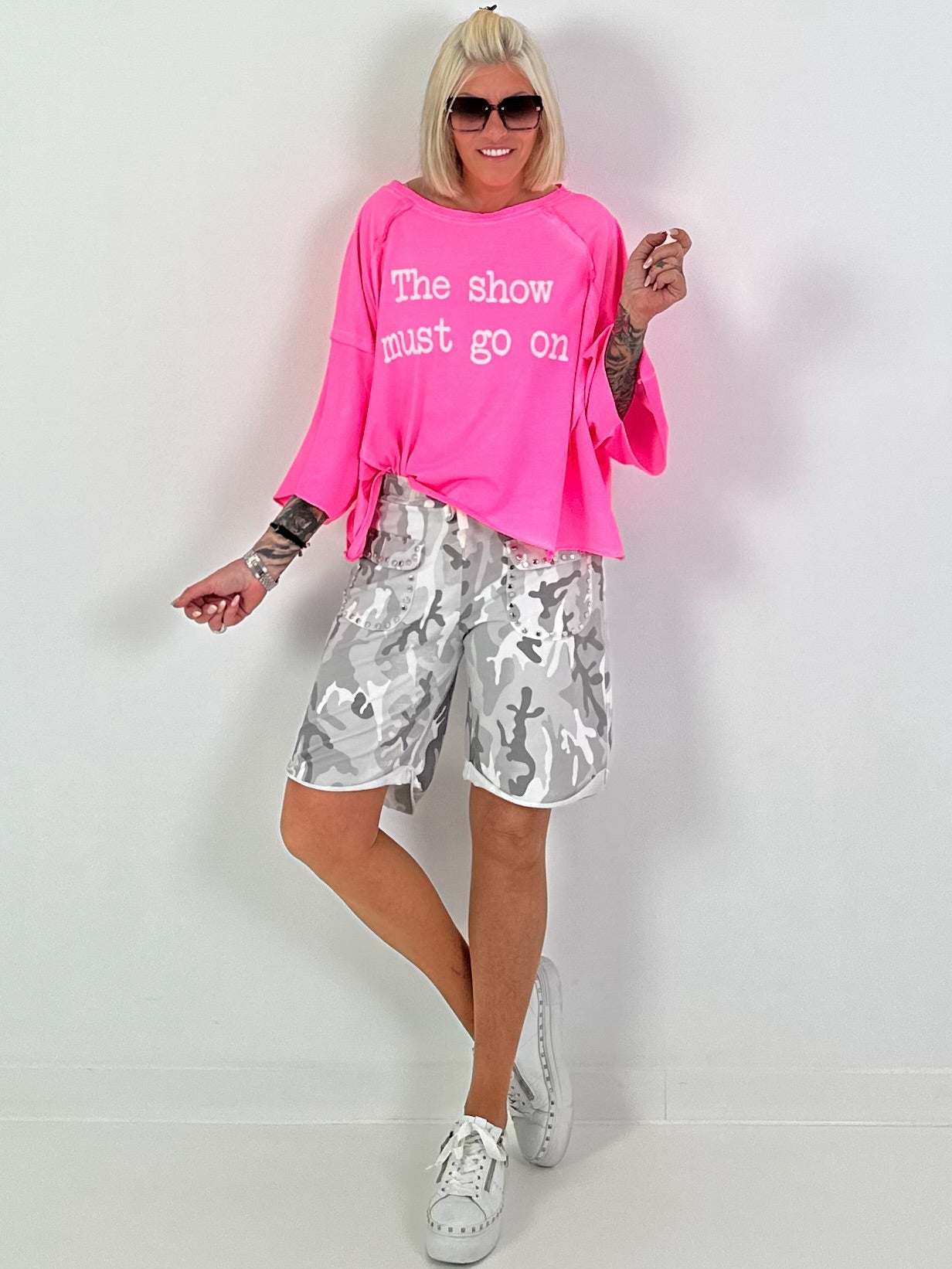 Oversized Shirt Show Must Go On - neonpink