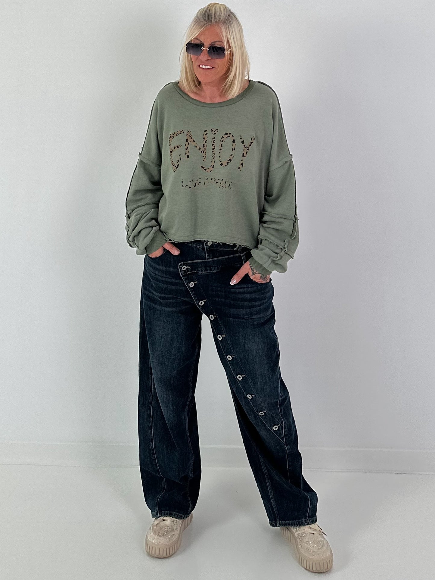 Sweater with reverse seams and print - olive