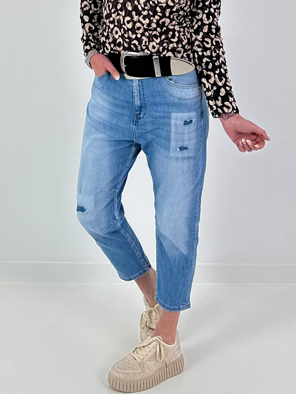 Boyfriend Jeans mit Leo Taschen - denim