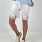 Kurze Hose mit fransigem Abschluss - weiss