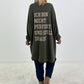Oversized Shirt mit Statement Spruch auf dem Rücken - oliv