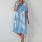 Jeans Kleid mit Kapuze und cold shoulder Details - hellblau