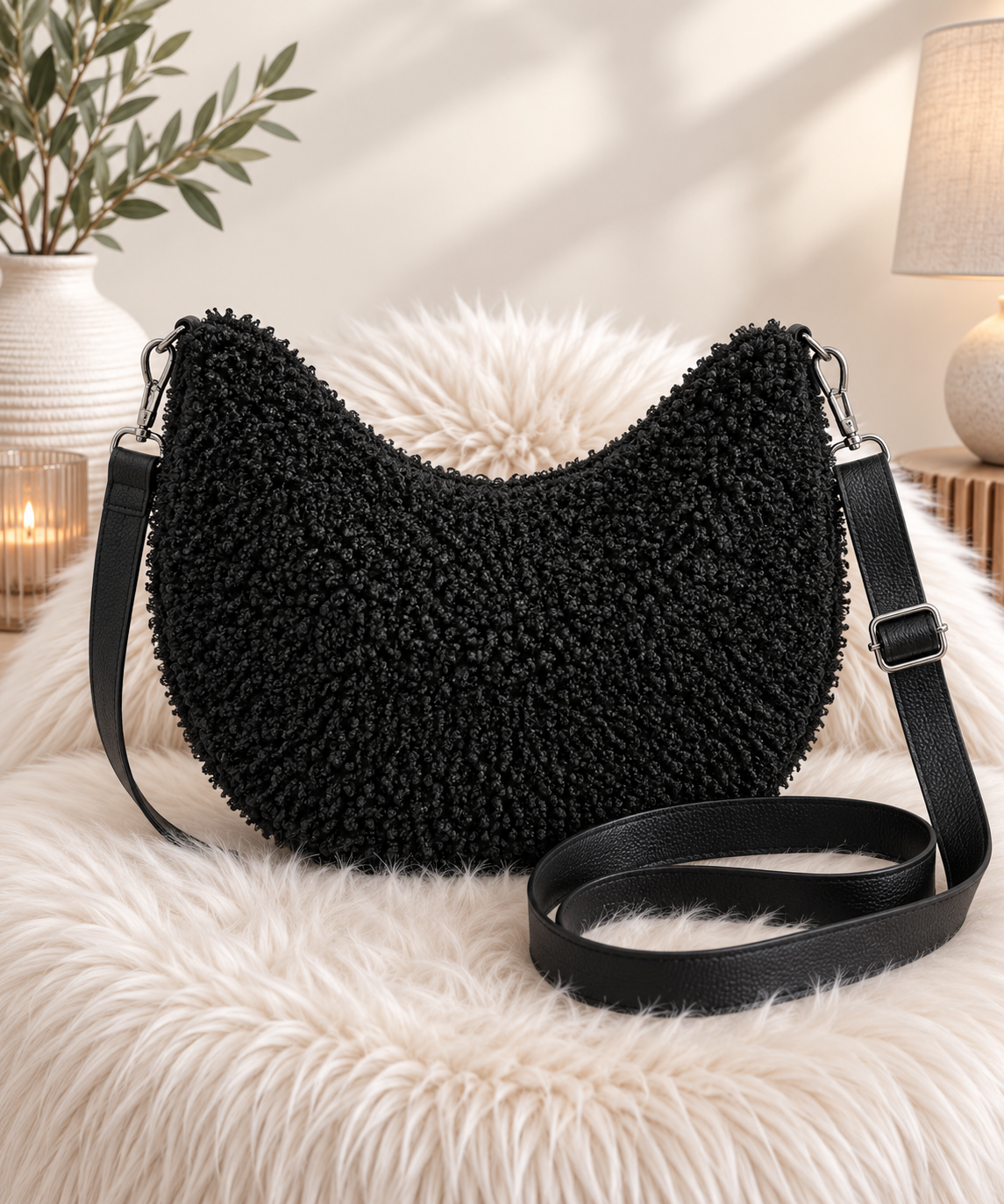 XXL Crossbody Bag in Teddykrul-optiek - zwart