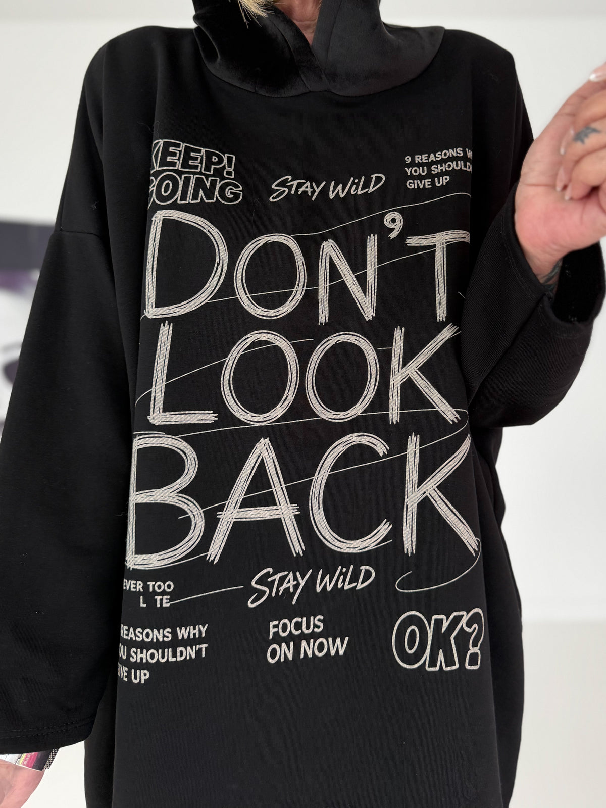 Hoodie mit Statement-Prints - schwarz