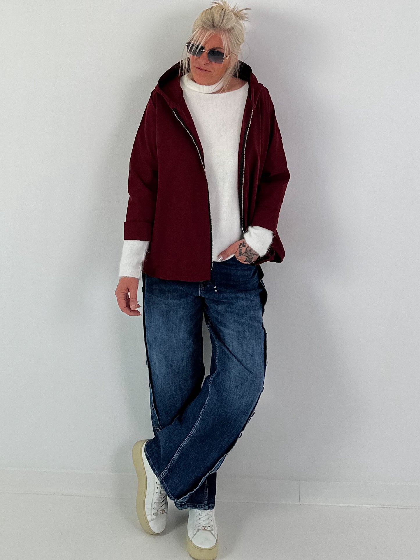 Light jacket with hood - bordeaux