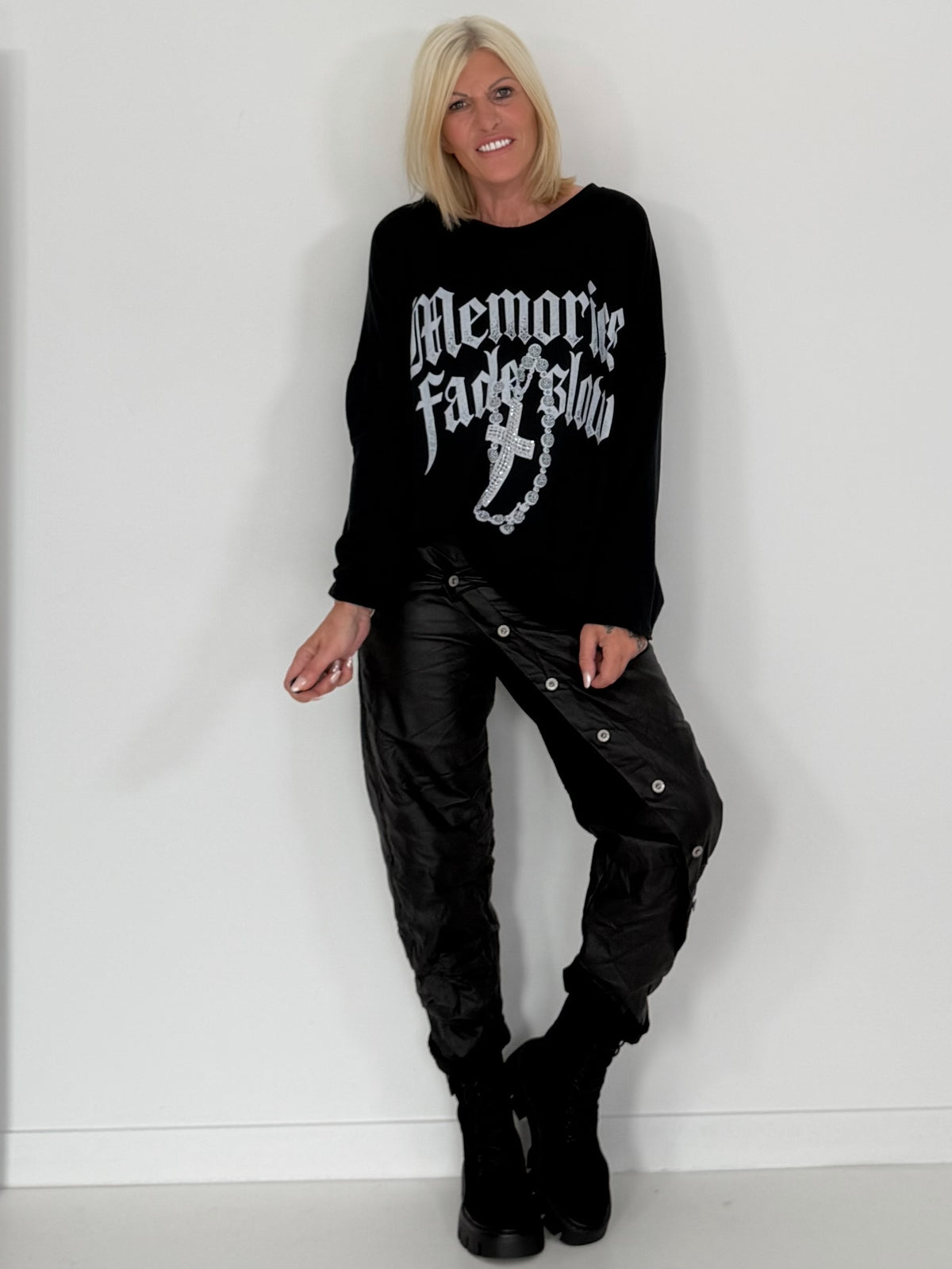 Sweater Memories Fade Glow - schwarz