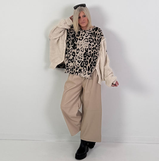 Oversized sweat sweater model "Urban Roar" - beige