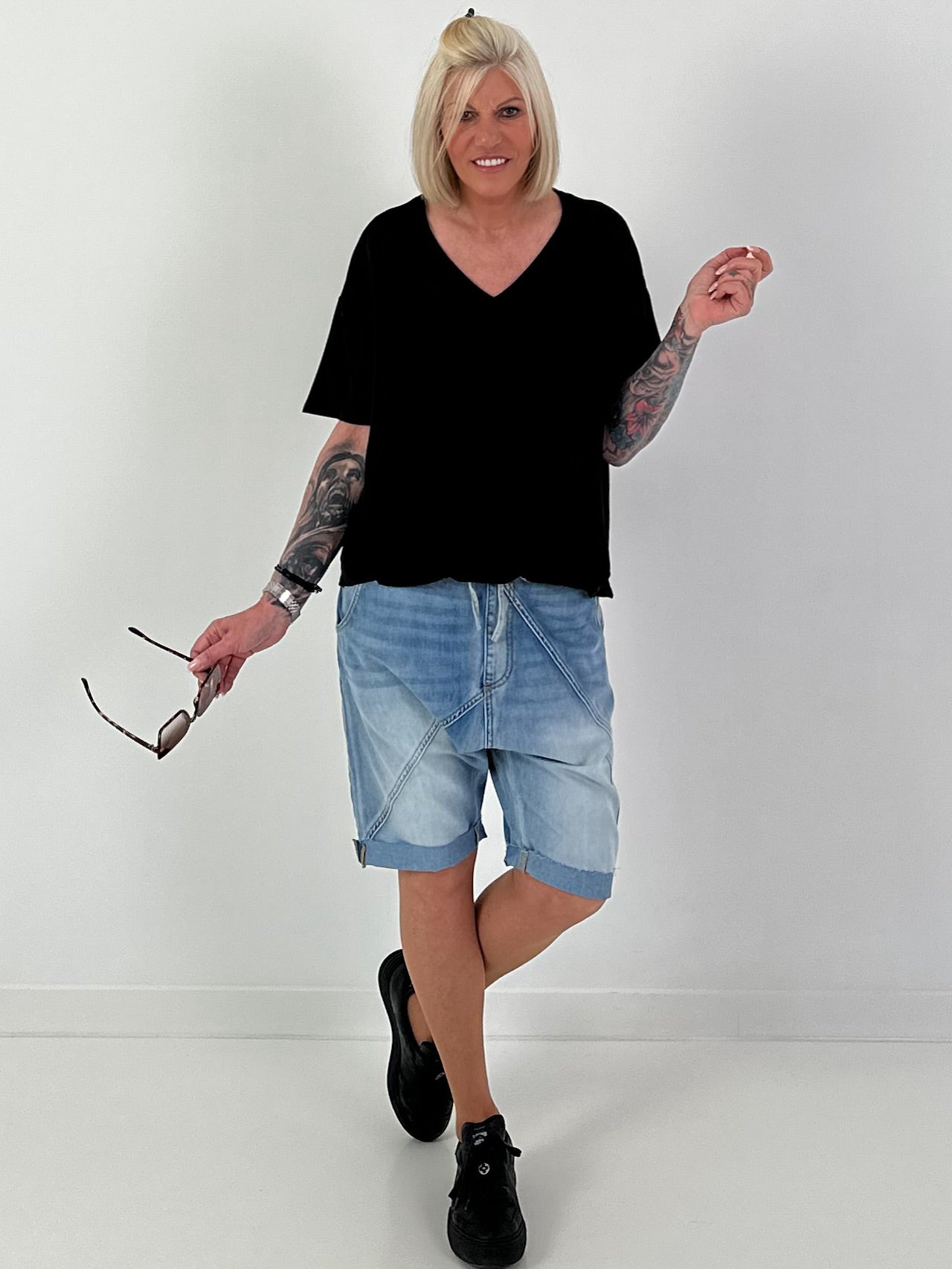 Ruched Hem T-Shirt - Black
