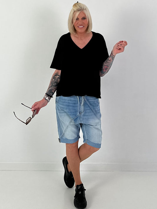 T-Shirt mit gerafftem Saum - schwarz