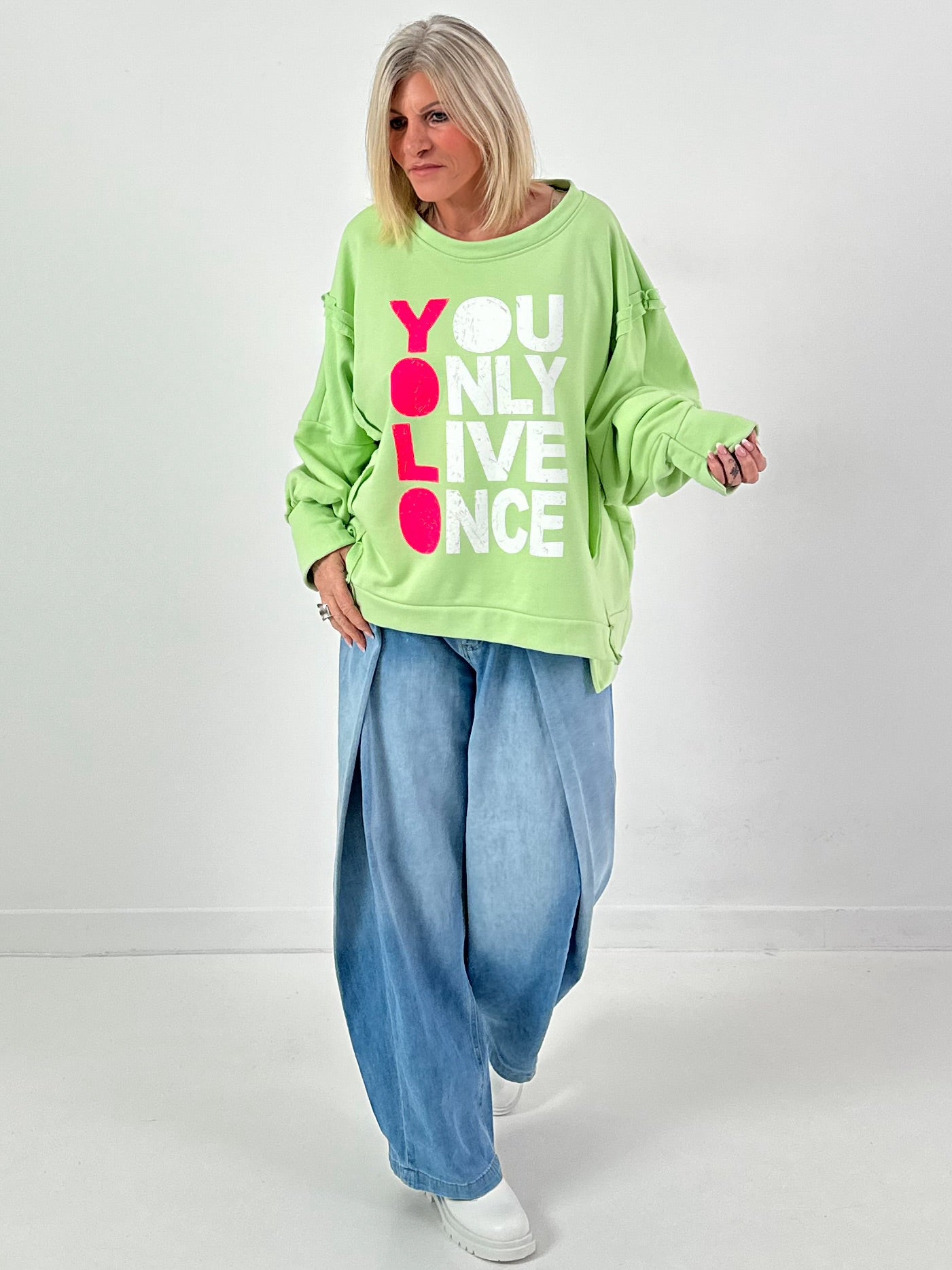 Sweatshirt Modell "YOLO" - grün