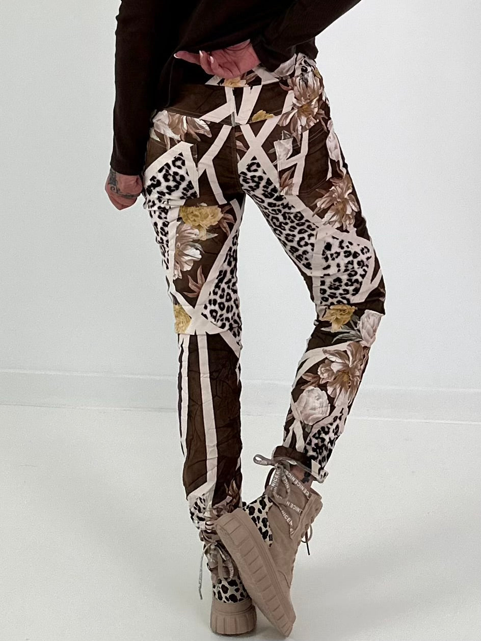 Hose in Wildleder-Optik mit Print Mix - leo - mokka