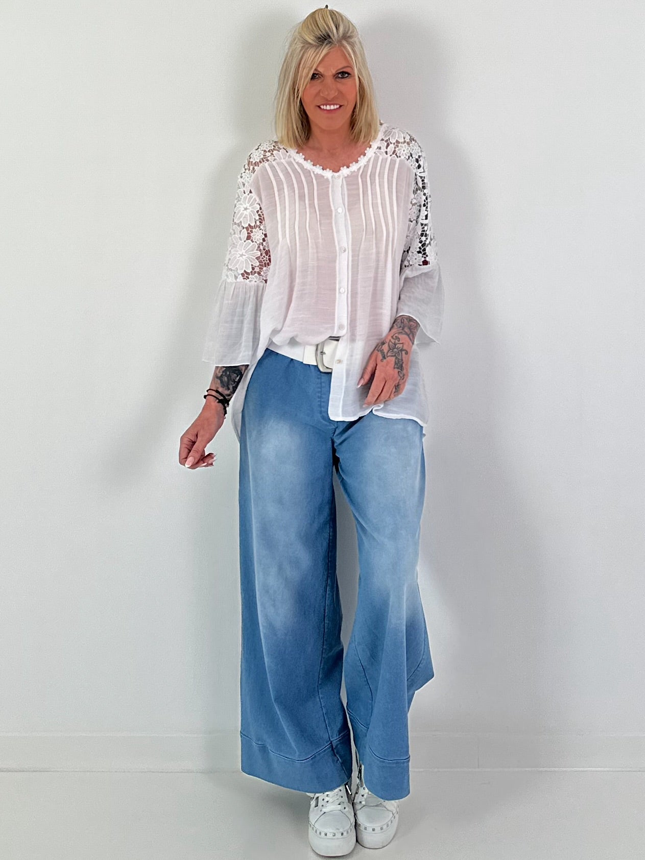 Blouse with floral crochet inserts - white