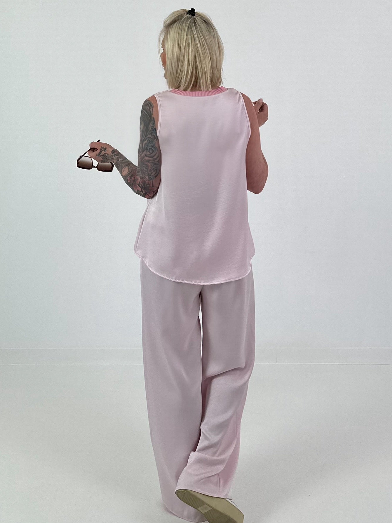 Two-piece set in a satin look - pink