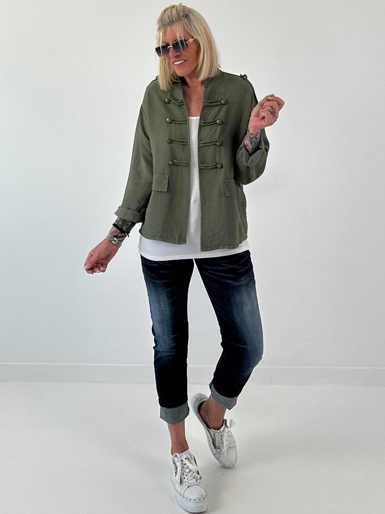 Leichte Jacke im Military Look - olive
