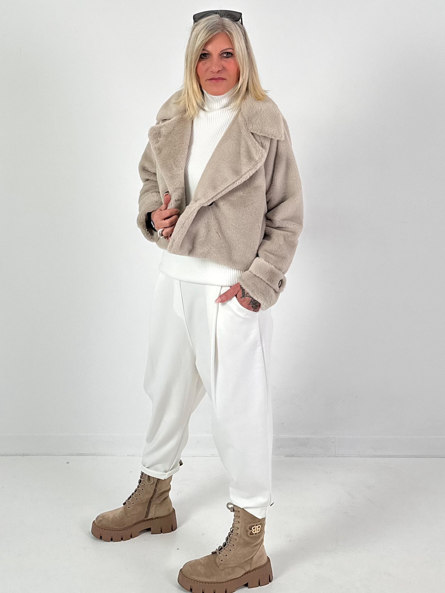 Bontjas model "Chic&amp;Charm" - beige