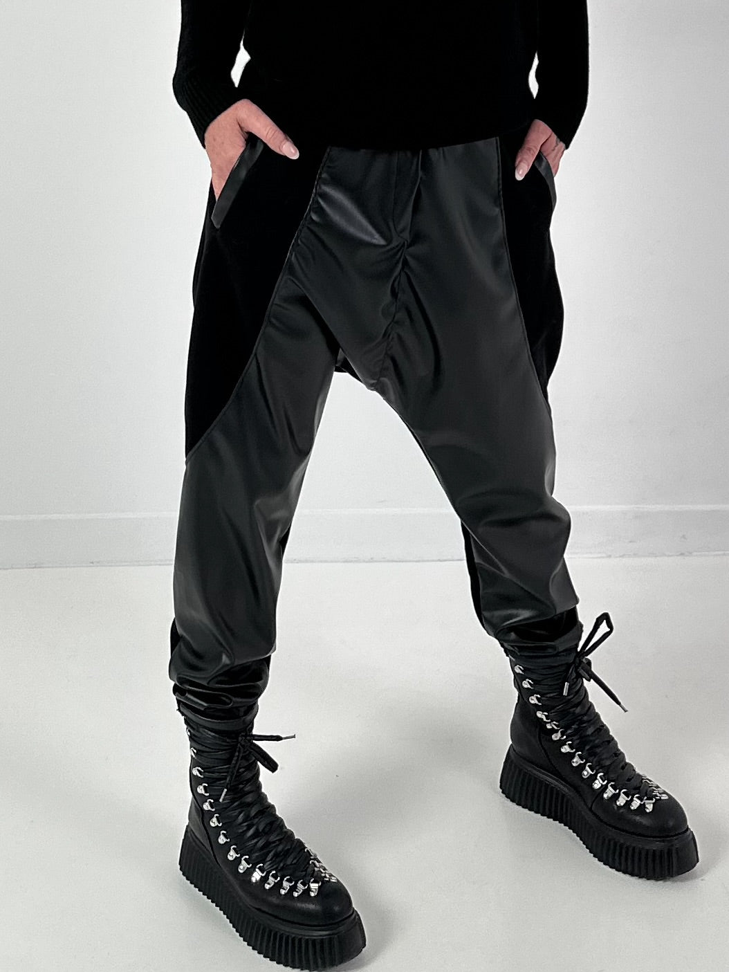 Baggy broek model "Love Duo" - zwart