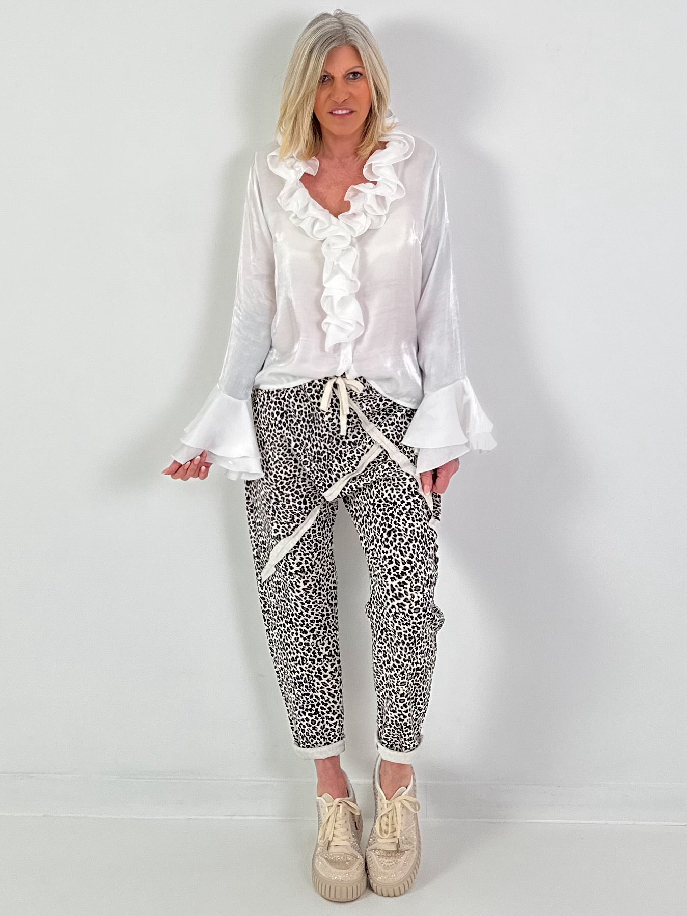 Bluse mit Volants - weiss