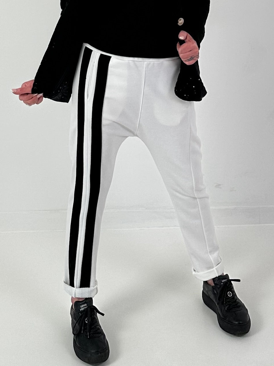Hose mit seitlich verlaufenden Streifendetails - weiss