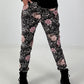 Hose in Wildleder-Optik mit Leo Print und floralem Muster - grau - mehrfarbig
