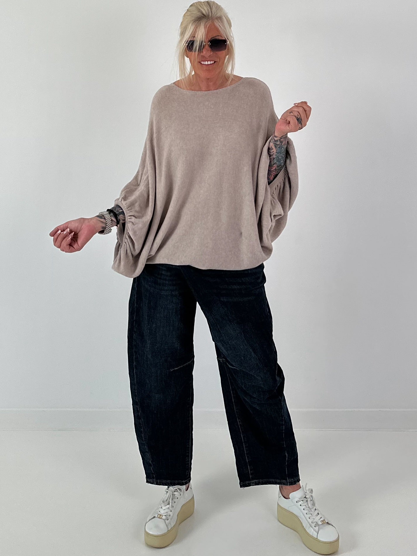 Oversized Pullover mit raffinierten Details - taupe