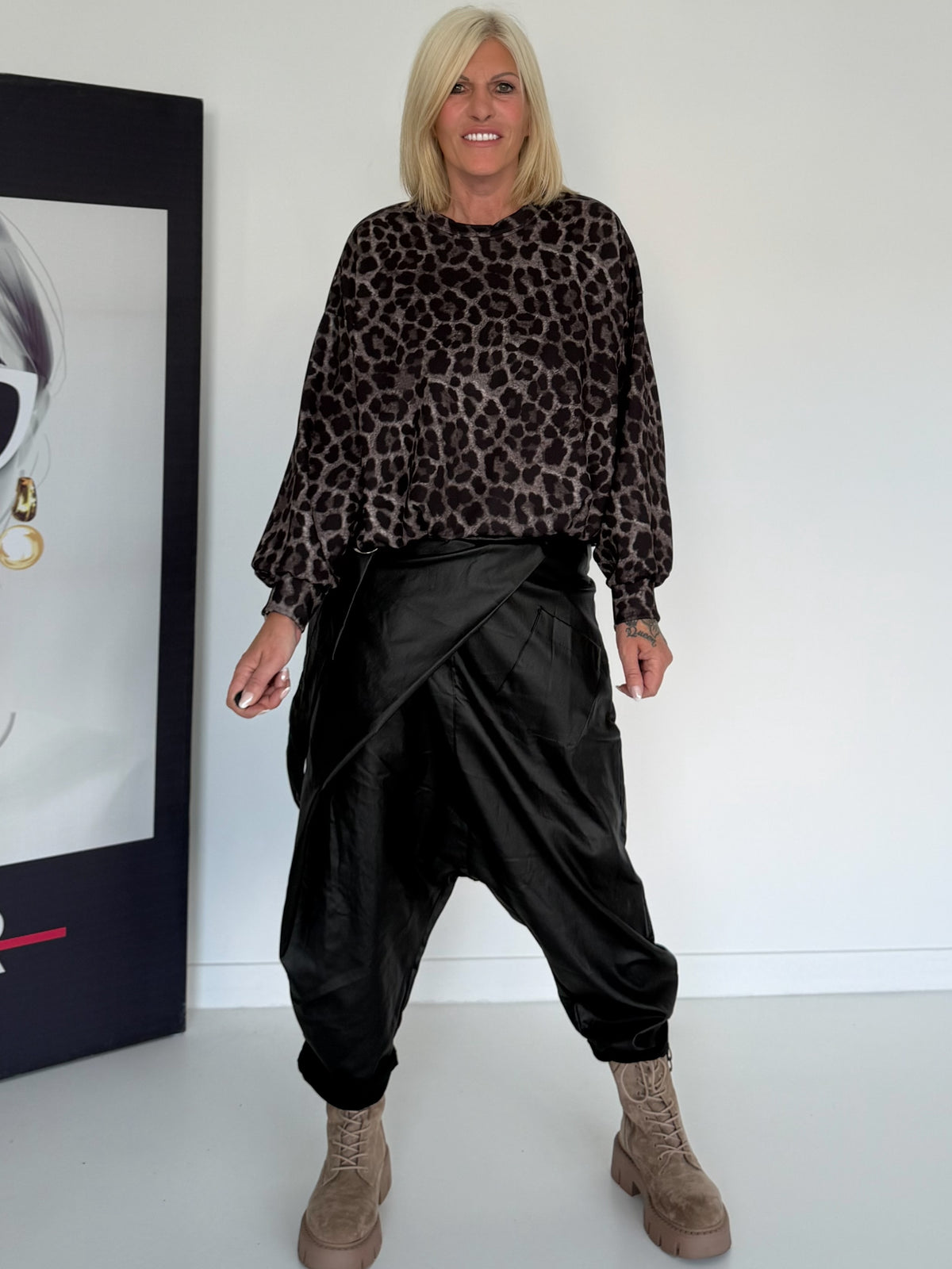Ballonsweater im All Over Leo-Look - mokka-leo-mehrfarbig