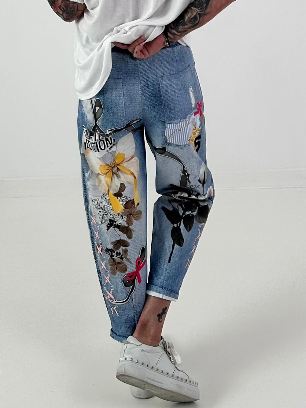 Jeanshose mit floralem Printmix - blau-mehrfarbig