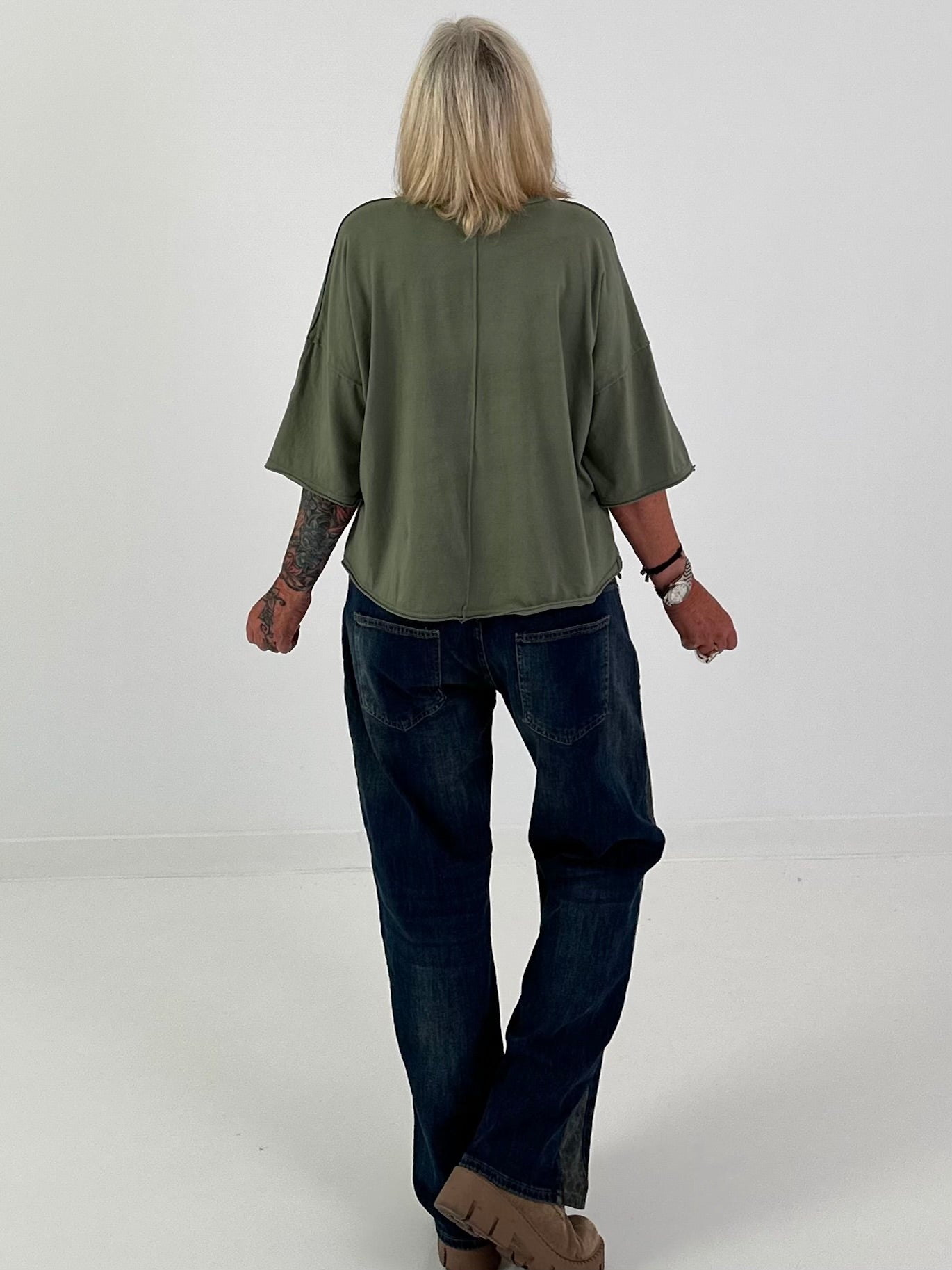 Shirt with half sleeves and stylish outer seams - khaki