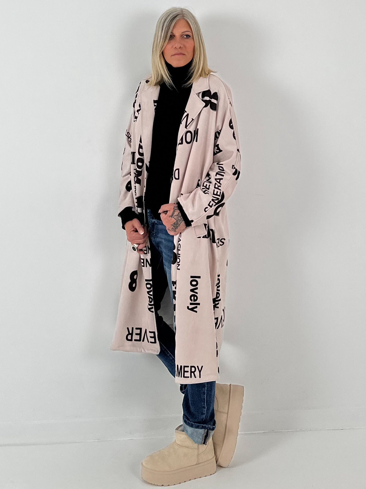 Suède look jas model "Sandstone Coat" - beige-mokka