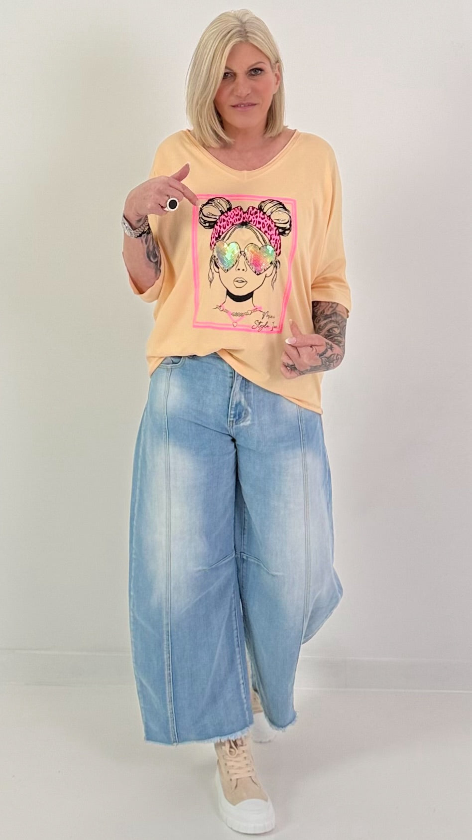 Oversized T-shirt met print op de voorkant - abrikoos