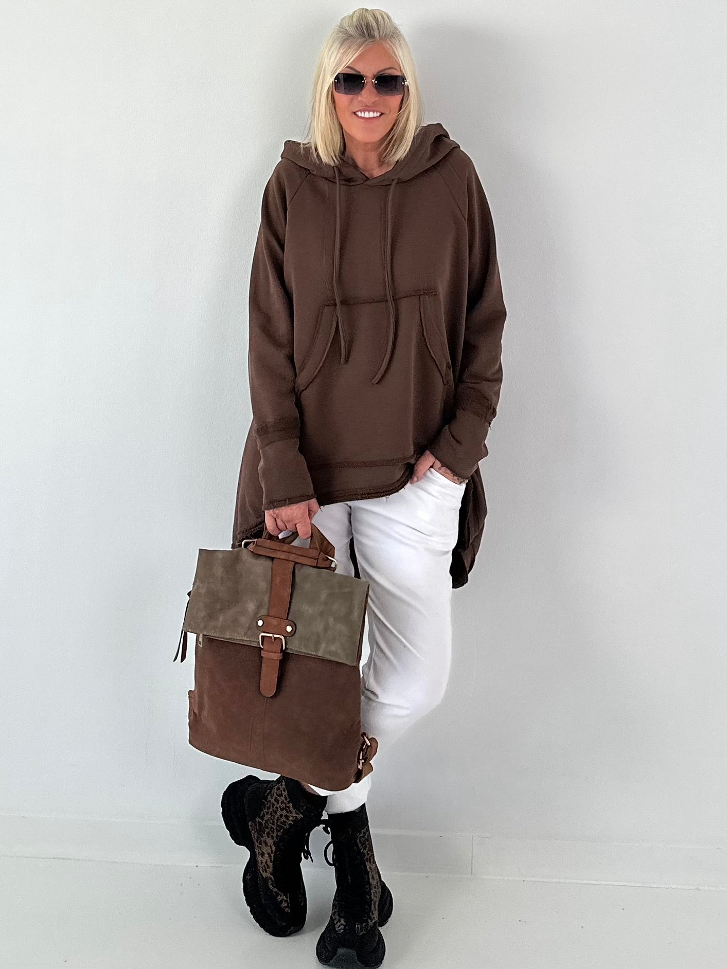 Casual long hoodie with thumbhole - mocha