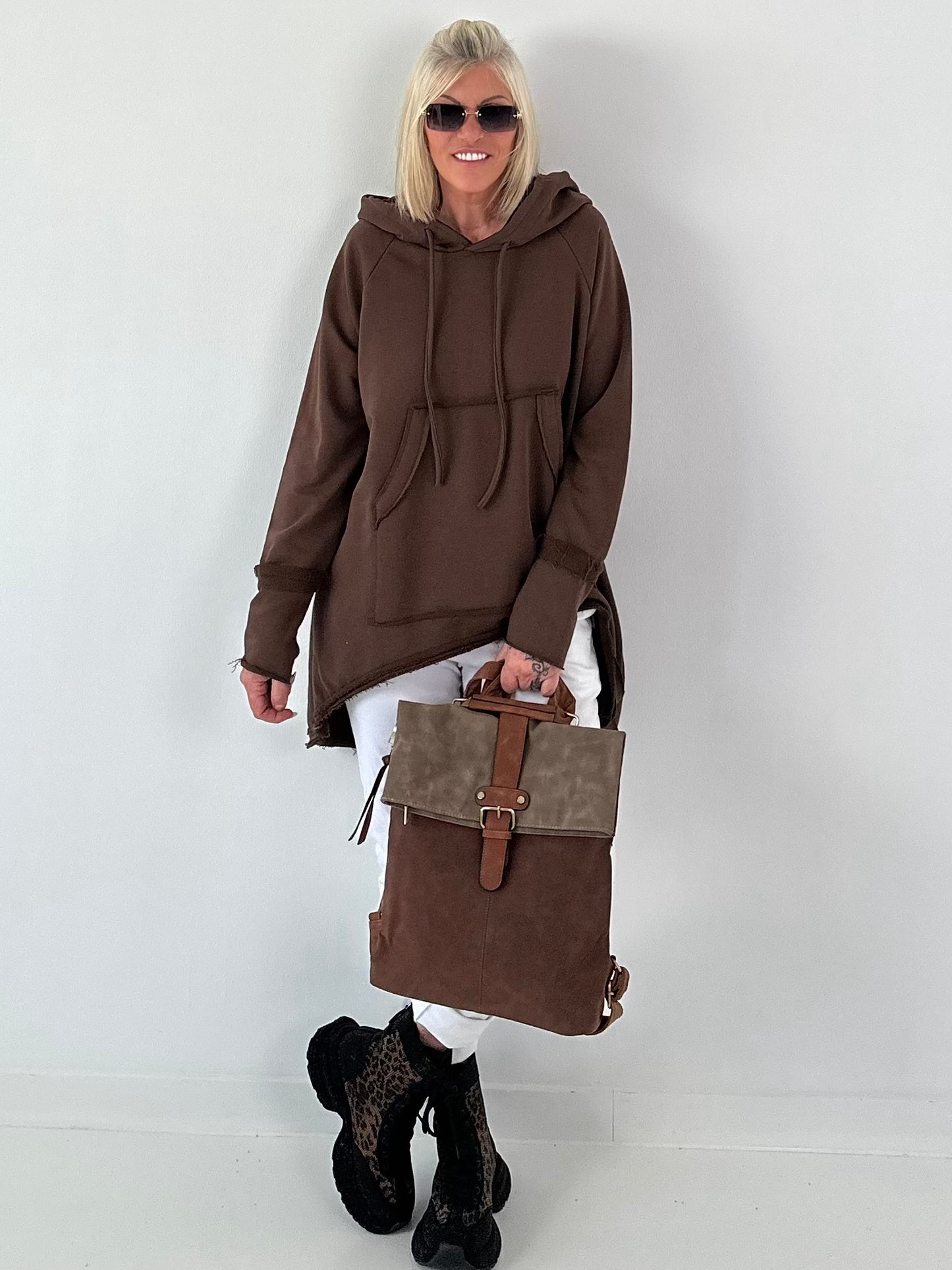 Casual long hoodie with thumbhole - mocha