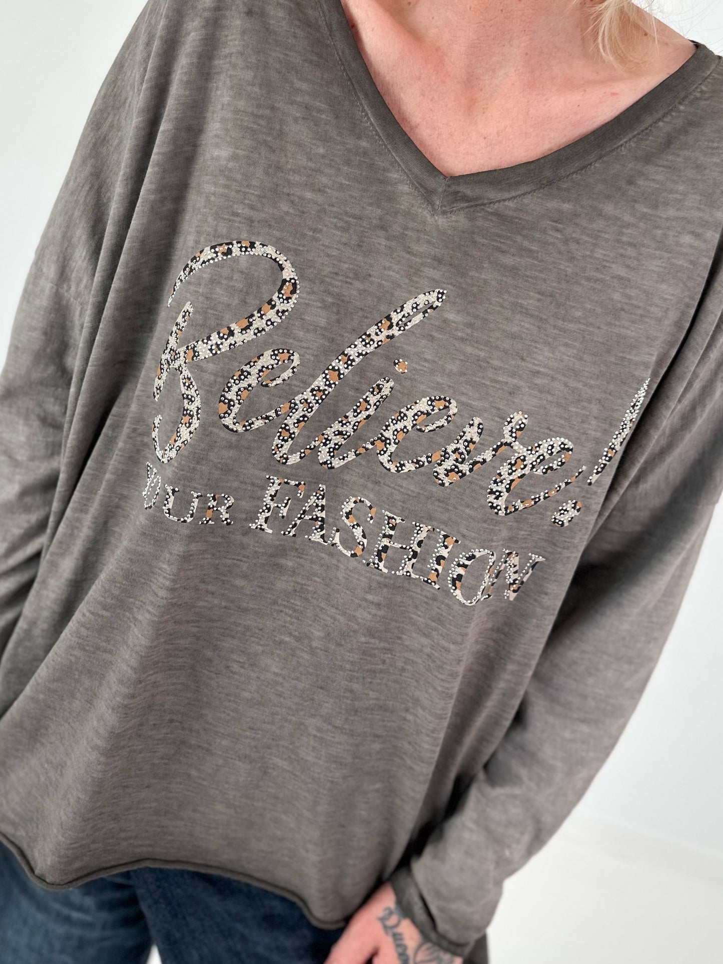 Oversized shirt with leopard print and rhinestone details - mocha