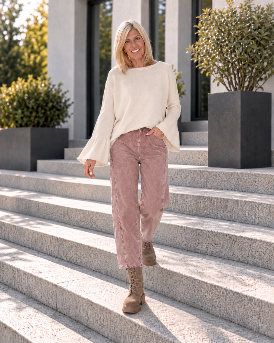 Sweater mit Trompetenärmeln - beige