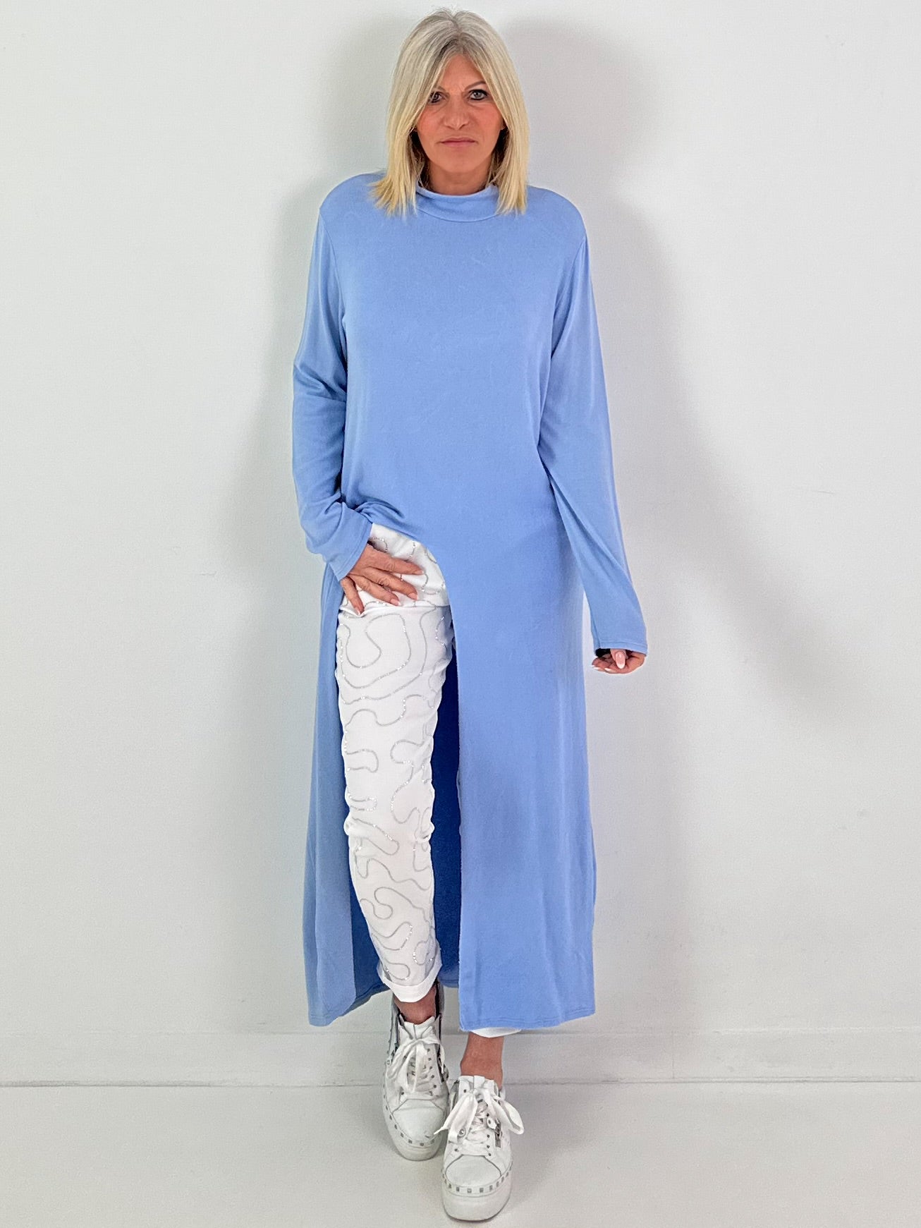 Long Pullover Modell "Calm Comfort" - hellblau