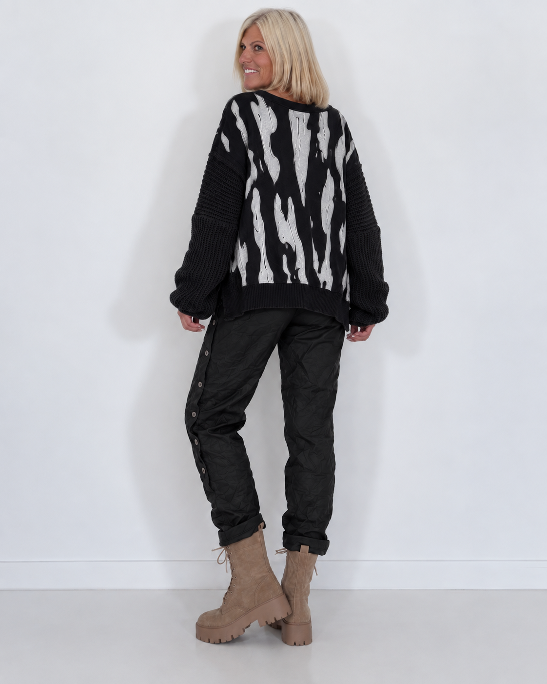 Sweater Nice mit Strickeinsätzen - schwarz