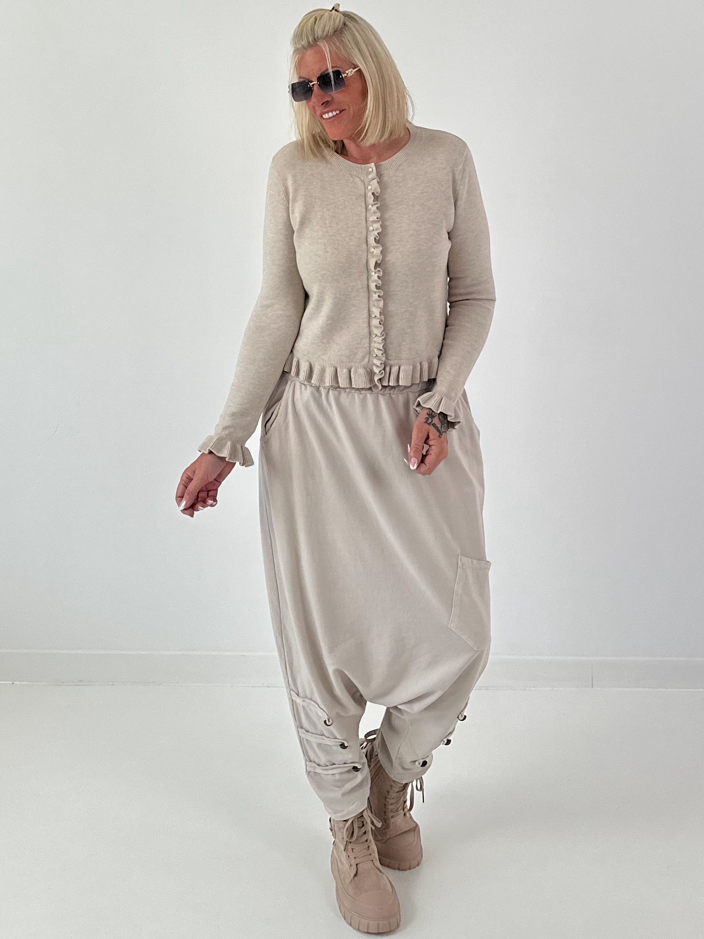 Gebreid vest met ruches - beige