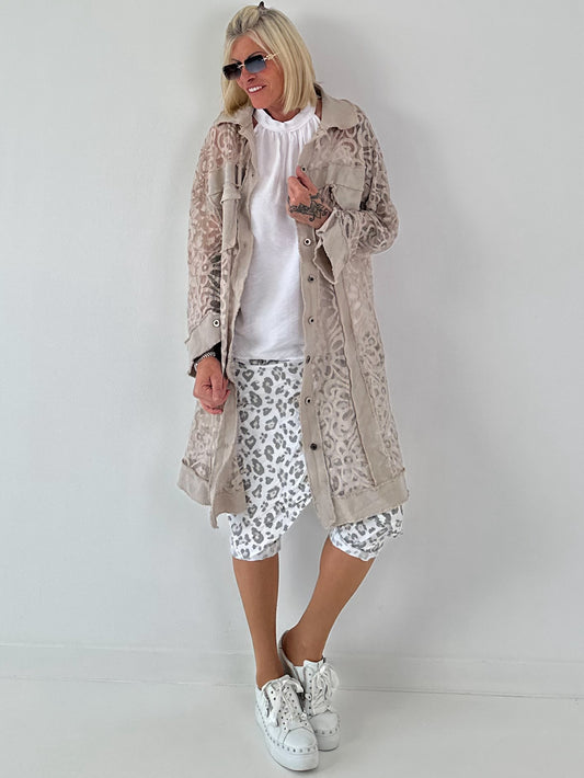 Jeansmantel mit Leo und floralem Netzeinsatz - beige