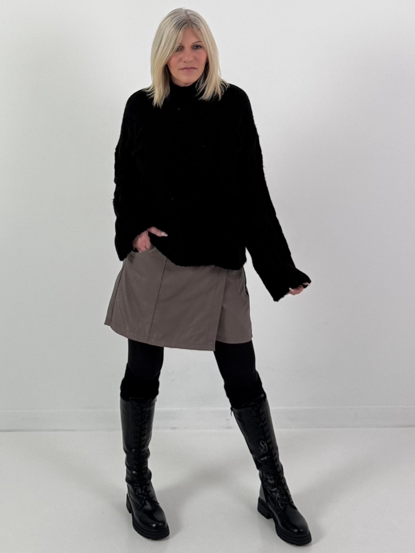 Skirt shorts in leather look model "Smooth Edge" - taupe