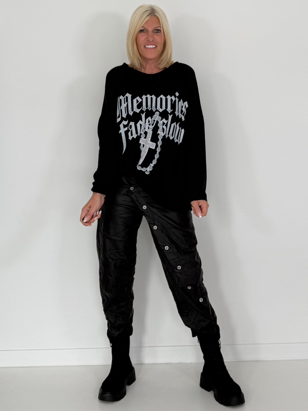 Sweater Memories Fade Glow - schwarz