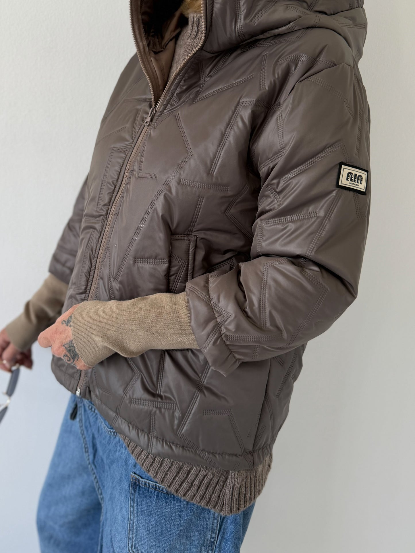 Jacke mit Strickarm und Kapuze - taupe