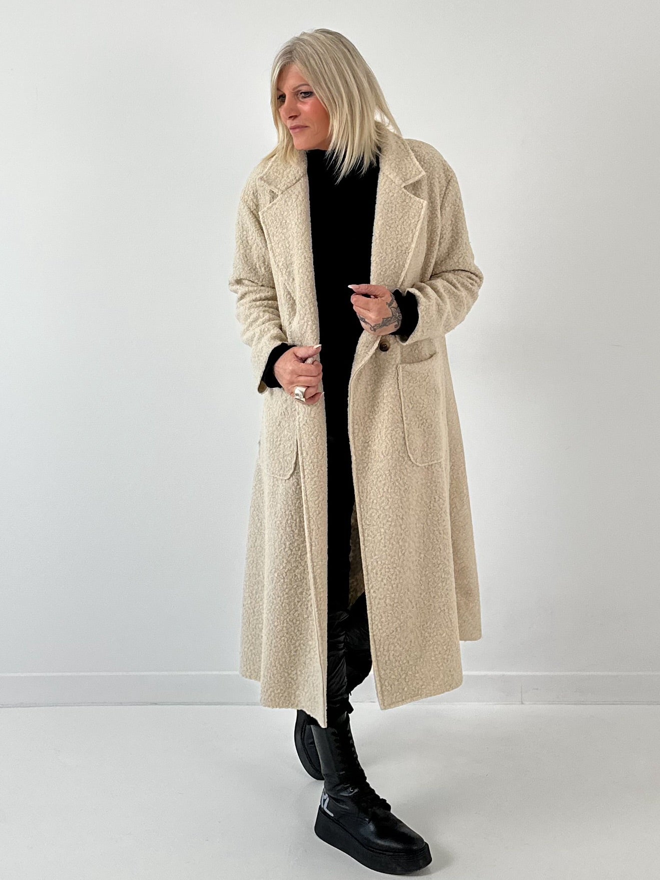 Bouclé jas model “Wake up” - beige