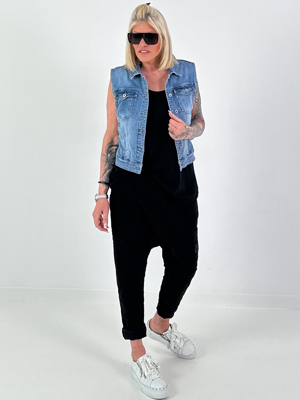 Baggy Trousers with Statement Patch - black
